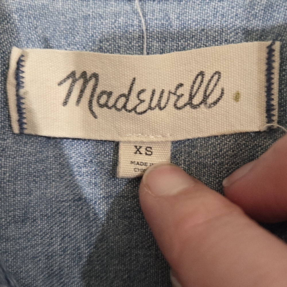 Madewell Denim Short-Sleeve Tie-Front Shirt in Heart Print Size XS - Picture 5 of 5